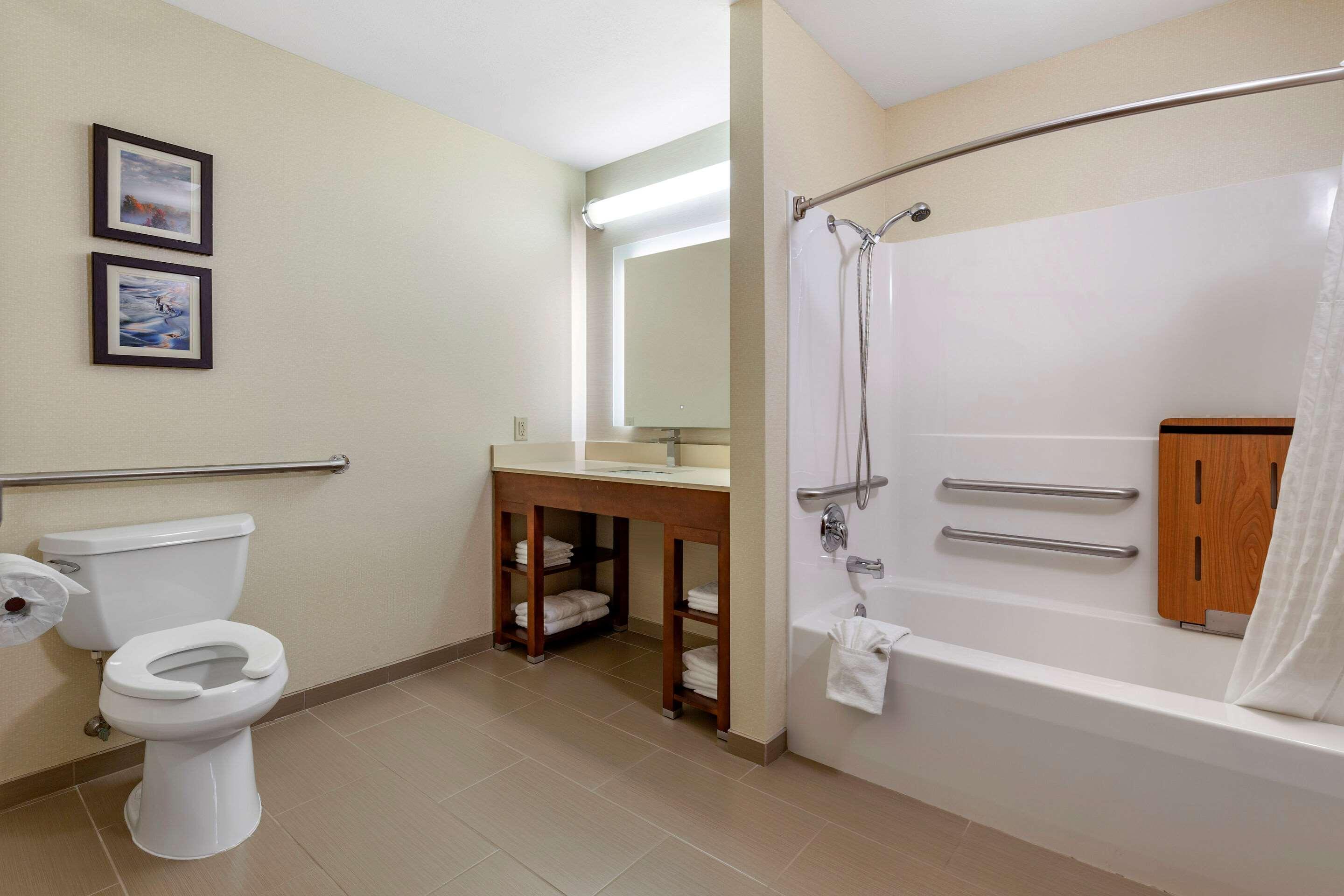 Comfort Suites Escanaba Ngoại thất bức ảnh